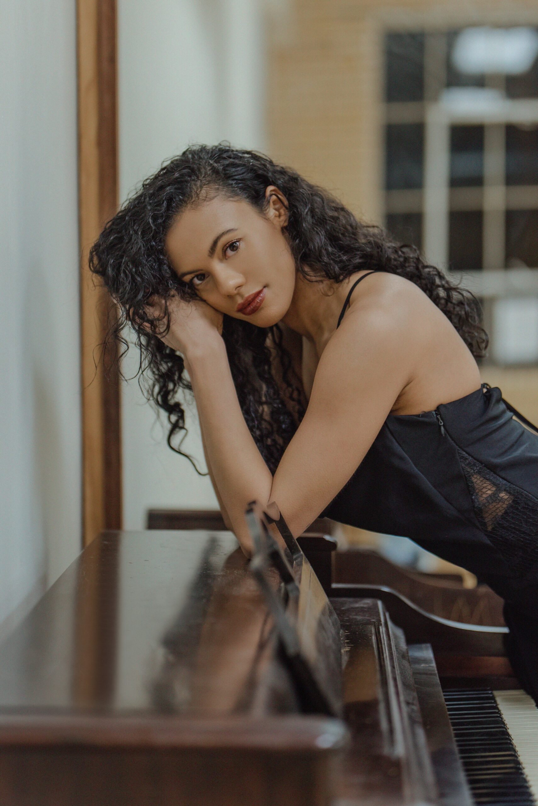 Gabrielle Lynn Drops Sensual, “It Don’t Stop” Video