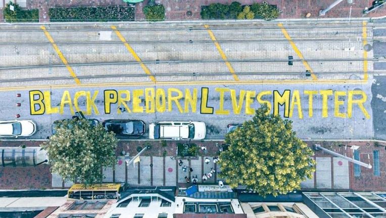 Police allow anti-abortion students to paint ‘Black Preborn Lives Matter’ at Planned Parenthood in Baltimore